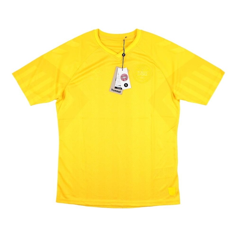 2022-2023 Denmark Away Goalkeeper Jersey (Yellow)